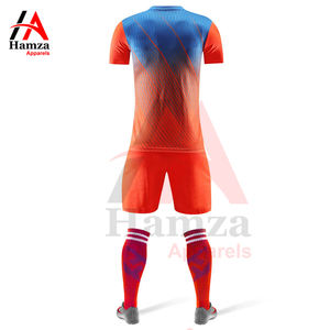 Uniforme de fútbol personalizado Color azul y blanco cuello redondo 100% tela de poliéster 180 GSM Material ropa deportiva uniforme de fútbol - Product Image 4