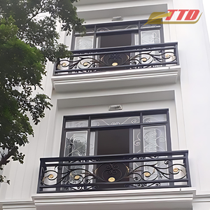 Rampe de balcon en fer forgé personnalisée Fournisseur du Vietnam 100 pour cent d'ingrédients du Vietnam Rampe élégante en métal pour l'extérieur - Product Image 1