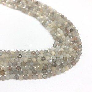 Perles de pierre de lune grise naturelle et de cristal micro-facettées 3mm/4mm, certifiées par un tiers du Rajasthan - Product Image 3