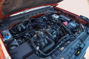 LUXURY RIDE 2022 Bronco Outer Banks EcoBoost de 4 Cilindros, 4x4, Rojo Metálico Picante, Sin Modificar - Product Image 3