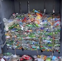 Flocons et granulés de PET recyclé – Matières premières plastiques pour soufflage sous marque privée, provenance Géorgie, pour usage industriel minier
