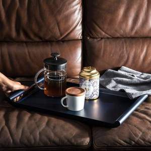 Plateau de service en métal fait main, fabriqué en Inde, résistant au lave-vaisselle et au micro-ondes, élégant et moderne, accessoire décoratif pour la salle à manger - Product Image 5