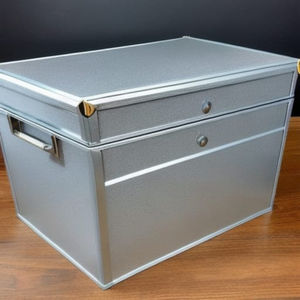 Caja de almacenamiento de metal esmaltado de diseño elegante de alta calidad de metal de lujo o organizador de metal - Product Image 1