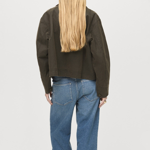 Veste pour femme en olive foncé avec col contrasté en velours côtelé marron, manteau décontracté à boutons pour un look tendance au quotidien, élégant et urbain - Product Image 6