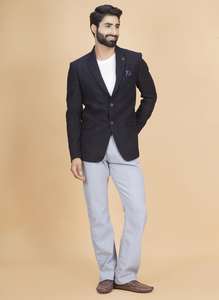 Traje Clásico de Diseño Único para Hombre en Azul Marino Oscuro, Tela Premium, Traje Formal para Uso Corporativo, Disponible en Grandes Cantidades - Product Image 4