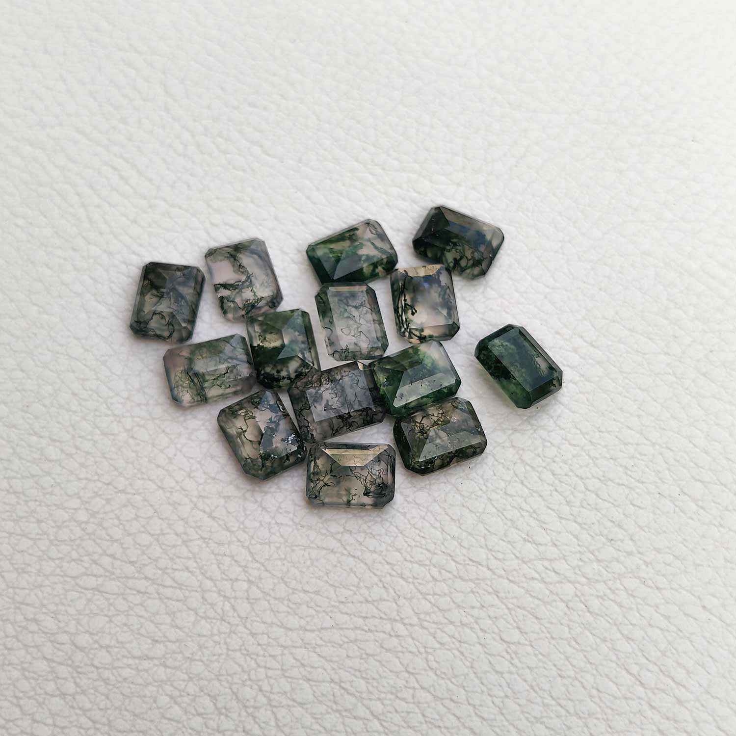 สีเขียว