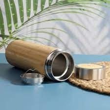 Botella biodegradable con acabado de madera para bebidas frías y calientes - Product Image 4