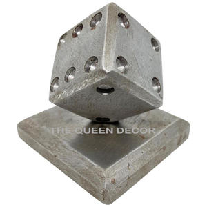 Escritorio de peso de papel de latón con forma de Metal de diseño único para decoración de mesa Peso de papel hecho a mano terminado - Product Image 4