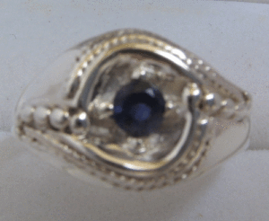 แหวนพลอยไอโอไลต์ธรรมชาติสำหรับผู้หญิงจาก Shah Gems เงินแท้ 925 ชุบโรเดียม ดีไซน์โดดเด่น เหมาะสำหรับใส่ทุกวันและเป็นของขวัญ - Product Image 1