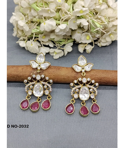 Preciosos pendientes de moissanita Kundan de estilo tradicional para mujer, perfectos para ropa nupcial y festiva de La India - Product Image 3