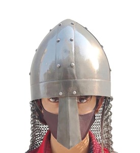 Casco vikingo Medieval de acero 1095 hecho a mano con cadena de latón ajustable DIY grado OEM forro y cuchillos personalizables - Product Image 1