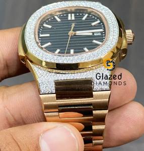 El moderno reloj Hip Hop de acero inoxidable con diamantes cultivados en laboratorio con claridad Vvs eleva la sofisticación de la ropa de muñeca para hombres - Product Image 3