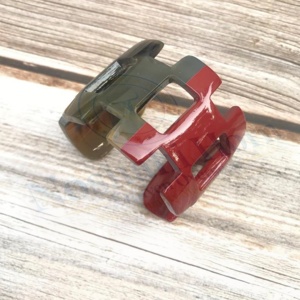 Pulsera de cuerno de búfalo pulido para mujer Elegantemente elaborada en un estilo natural para un accesorio atemporal único - Product Image 5