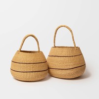 Beaux paniers en jonc de mer africains tissés à la main panier en herbe de mer pièce d'organisation en matériau naturel