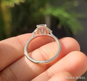 Anillo de Compromiso de Diamante Moissanite de 1 Quilate para Mujer, Plata 925, Corte Radiante, Claridad VVS1/VVS2/VS1, Sin Níquel, Sin Plomo, para Boda - Product Image 3