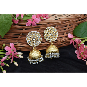 Kundan Stud Jhumka ต่างหูแบบห่วงสำหรับผู้หญิงและผู้หญิง,ชุบทองแบบดั้งเดิมสวยงามเคลือบทองล่าสุด - Product Image 1