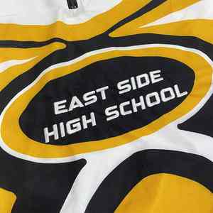 Conjuntos de chándal de poliéster ligero 100% personalizado chaqueta deportiva y pantalones cortos logotipo bordado impresión por transferencia de calor conjuntos de 2 piezas - Product Image 2