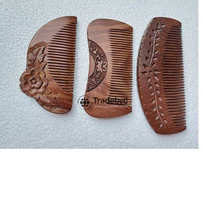 Peine de madera hecho a mano Tradebyd para desenredar el cabello suave peine antiestático para el cuidado de la barba y el aseo diario - Product Image 5