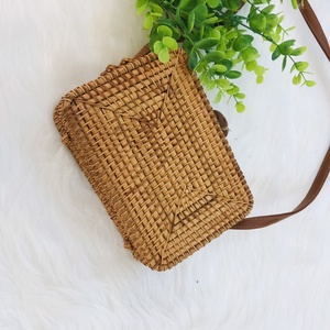 Fabrication Minimalisme 2022 Sac à main en rotin pour femme écologique Sac de plage Doublure en coton Matériau PC avec décoration en lettres - Product Image 2