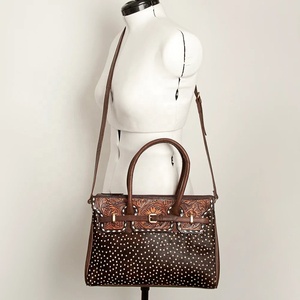 Bolso Bandolera de Cuero Vacuno de Diseño de Lujo, Correa con Herramientas Artesanales, Cierre de Cremallera Vintage de Alta Calidad, Flecos y Borlas para Chicas - Product Image 1