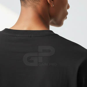 Camiseta de corte cuadrado para hombre, a la moda, con mangas anchas, longitud corta y un look moderno y seguro. - Product Image 5