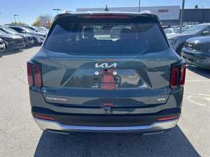 Verde 2024 para Sorento Híbrido Usado, Tracción en las Cuatro Ruedas, Asientos de Cuero, Paquete Premium, Navegación Bluetooth, Techo Solar Panorámico - Product Image 3