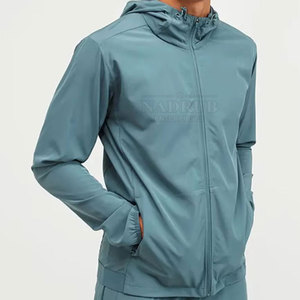 Conjunto de Sudadera con capucha cortavientos para exteriores con conjunto de Sudadera con capucha de material ligero con tela cortavientos y aspecto moderno elegante - Product Image 2