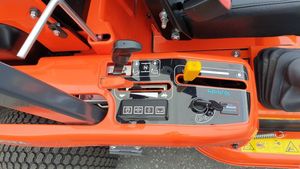 Cortacésped autopropulsado para clasificación DIY Kubota GZD15 - Product Image 4