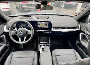 BMW X1 xDrive28i 2024, Caja de Cambios Automática, Interior Oscuro, Asientos de Cuero, Volante a la Izquierda/Derecha, Auto Usado, Gasolina - Product Image 4