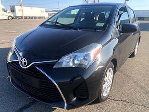 Toyota Yaris LE 2016 / Disponible à la vente avec faible kilométrage, moteur essence, véhicule d'occasion en excellent état et sans accident. Offre spéciale, conduite à gauche. - Product Image 3