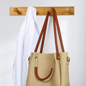 Percha de Madera Minimalista para Camisas, Chaquetas y Uso Diario, Percha de Madera Maciza de Larga Duración para una Organización Elegante del Armario - Product Image 1