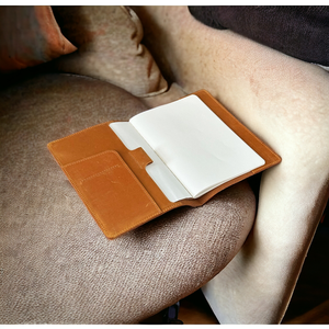 สมุดบันทึกเดินทางหนังแท้พรีเมียมวินเทจ อาร์ธา ปกหนังหรูหราทันสมัย เติมกระดาษได้ หน้ากระดาษเปล่า รับทำโลโก้ สีน้ำตาล - Product Image 4