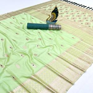 Sari Banarasi de Algodón de Seda Suave VASTRA COTTAGE con Tejido Zari y Meenakari, Pallu Rico con Blusa de Seda Suave para Uso Festivo - Product Image 2