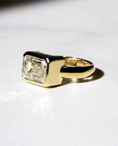 3.40 Ct émeraude coupe allongée Solitaire Moissanite bague de fiançailles pour les femmes brillant D couleur lunette ensemble bague de fiançailles - Product Image 2