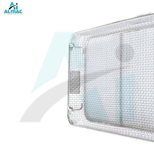 Panier médical manuel ALMAC Advanced avec base plate et côtés perforés, conçu pour le rangement organisé des instruments médicaux dans les hôpitaux - Product Image 5