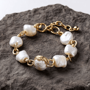 สร้อยข้อมือลูกปัดมุกเทียมขนาดใหญ่ทำจากทองเหลืองชุบทองสำหรับเป็นของขวัญสำหรับผู้หญิง - Product Image 4