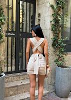 Robe midi moulante en coton tissé uni, dos nu, à bretelles croisées, design froncé, taille naturelle, respirante, avec superposition transparente, pour le bureau