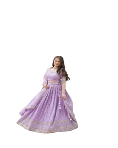 Georgette Lehenga Choli de créateur avec broderie Dupatta Costume indien en soie viscose pour mariages et fêtes disponible en rose - Product Image 1