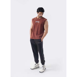 เสื้อกล้ามผู้ชาย M Fitness สีน้ำตาล ผ้าฝ้าย 65% โพลีเอสเตอร์ 35% คอวี สไตล์ลำลอง ฮิปฮอป ล้างสีแบบ Acid Wash พร้อมโลโก้ Hustlers Only - Product Image 6