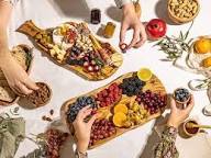 Planche à charcuterie, ustensiles durables, antibactériens et esthétiques, parfaits pour servir et couper. - Product Image 3