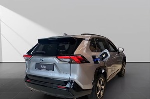 Toyota RAV4 2024, SUV hybride fiable avec transmission intégrale et caractéristiques haut de gamme, prix abordable - Product Image 3
