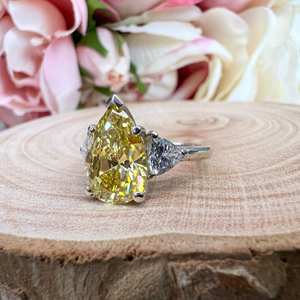 Nueva llegada pera corte Topacio amarillo 14K oro blanco piedra preciosa tres piedras anillo de compromiso para mujeres diamante joyería fina proveedor - Product Image 4
