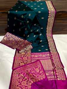 Saris de seda brocados hechos a medida en color verde con pequeños motivos ideales para revender en tiendas de telas - Product Image 4