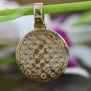 จี้รูปเหรียญสำหรับสวดมนต์ประดับเพชรโมอิส925กลมสีเงินขายส่งจากโรงงาน - Product Image 3