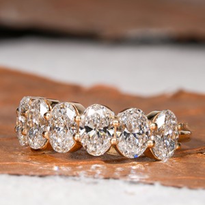 Anillos de joyería clásica con diamantes finos, diamante cultivado en laboratorio de 0.5 ct, corte brillante ovalado de siete piedras, engaste de puntas chapado en oro amarillo de 14k - Product Image 1