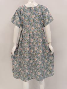 ชุดเดรสคลุมเข่าลายดอกไม้สำหรับใส่ในชีวิตประจำวันหรือใส่นอนของ Chibi ชุดเดรสสั้นลำลองคอเหลี่ยมสำหรับฤดูร้อนใหม่ล่าสุด - Product Image 2