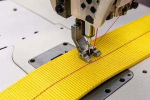 PROVINA Correa de Amarre Industrial de 100 mm y 10000 kg con Trinquete, Cinta de Poliéster Resistente, Ganchos de Alambre Personalizables, Certificación GS/CE - Product Image 3