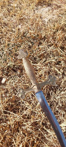 Épée maçonnique, Épée de l'Ordre de Malte, Croix de Malte, Lame en acier de Damas, Bord dentelé, Manche en laiton, Gaine personnalisable OEM - Product Image 4