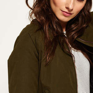 Veste bomber en satin pour femmes en gros, imprimée, respirante, en coton lisse, élégante, fermeture éclair sur le devant, vêtements de sport, couleur unie, hiver - Product Image 3