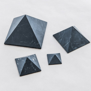 Pirámide de shungita sin pulir de 3.9 pulgadas (100 mm) - Product Image 1